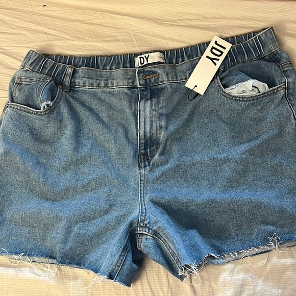 NWT JDY jean Shorts XXL - Picture 1 of 3